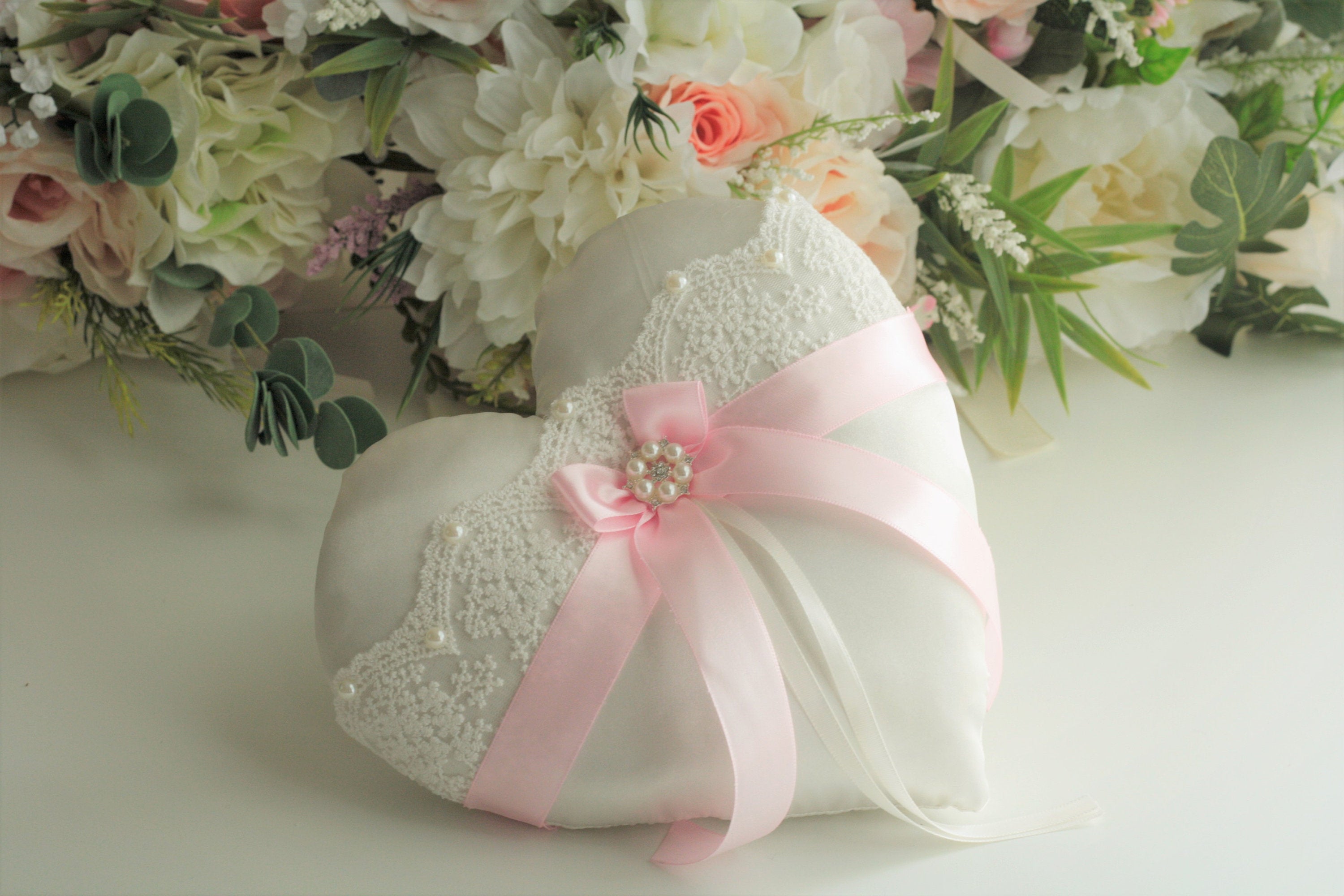 Heart Ring Cushion Holder White Flower Lace Edge Bow Wedding Ring Bearer  Pillow Wedding Ring Box for Ceremony Proposal - AliExpress